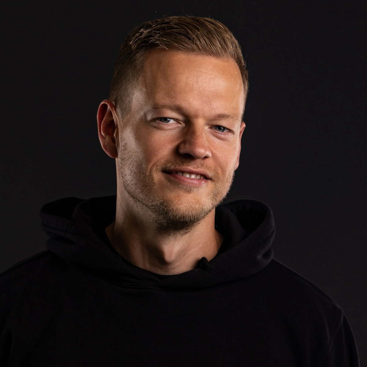 Johan headshot black wolter rebergen saas masters